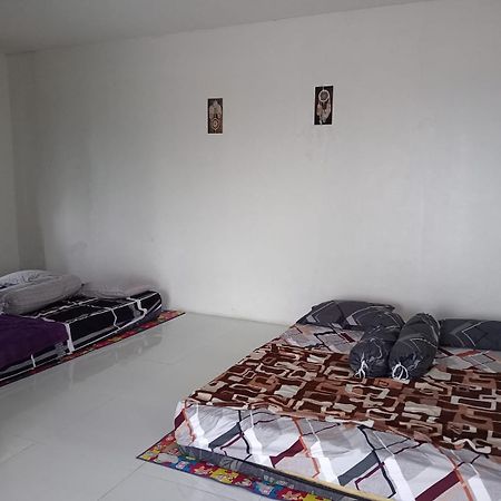 Villa Putih Cisarua Buitenkant foto