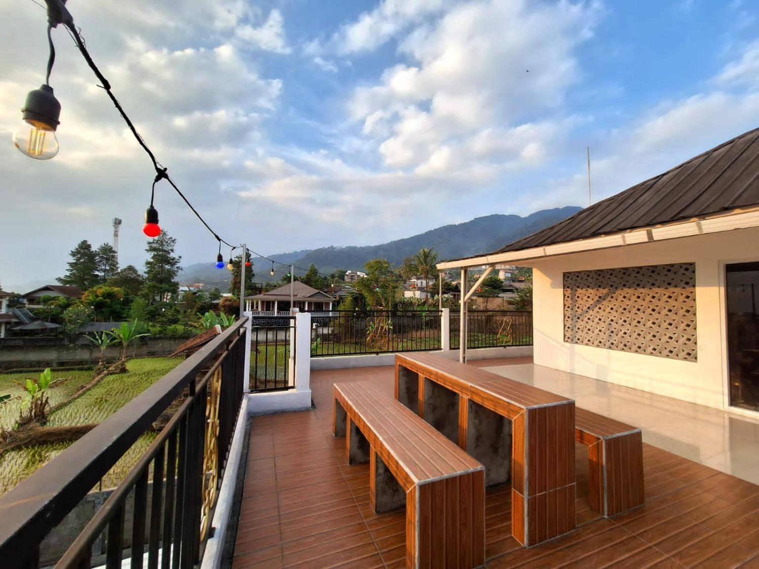 Villa Putih Cisarua Buitenkant foto