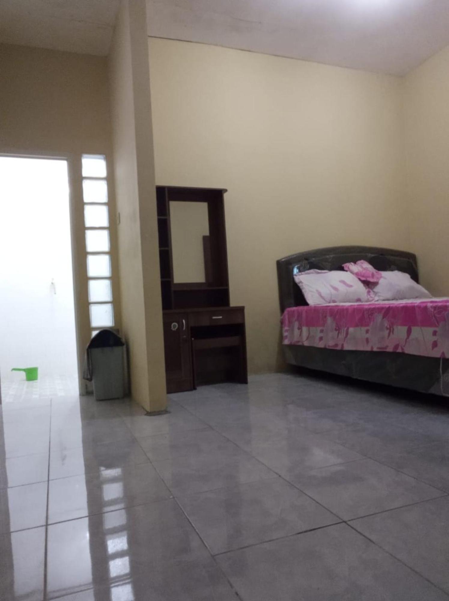 Villa Putih Cisarua Buitenkant foto